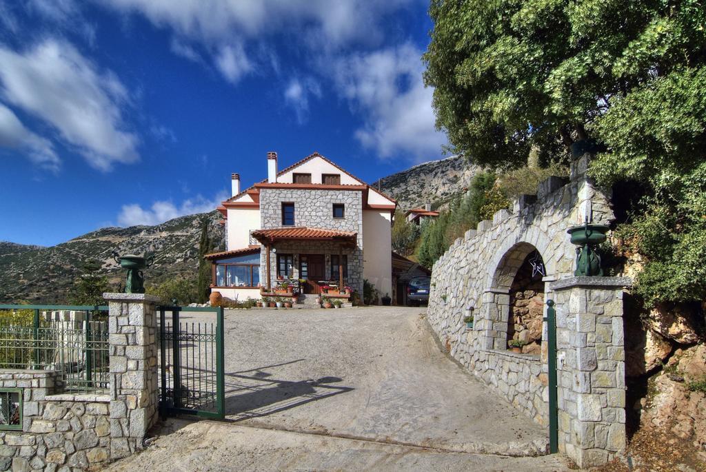 Nefeles Hotel Arachova Exterior foto