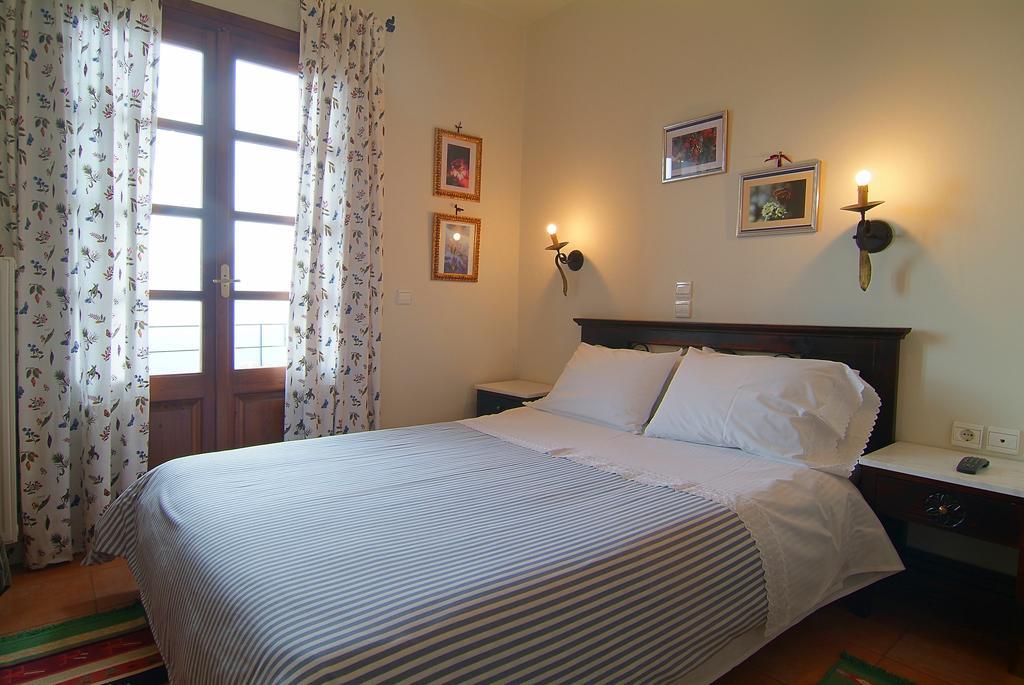 Nefeles Hotel Arachova Exterior foto