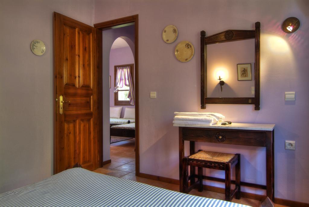 Nefeles Hotel Arachova Exterior foto